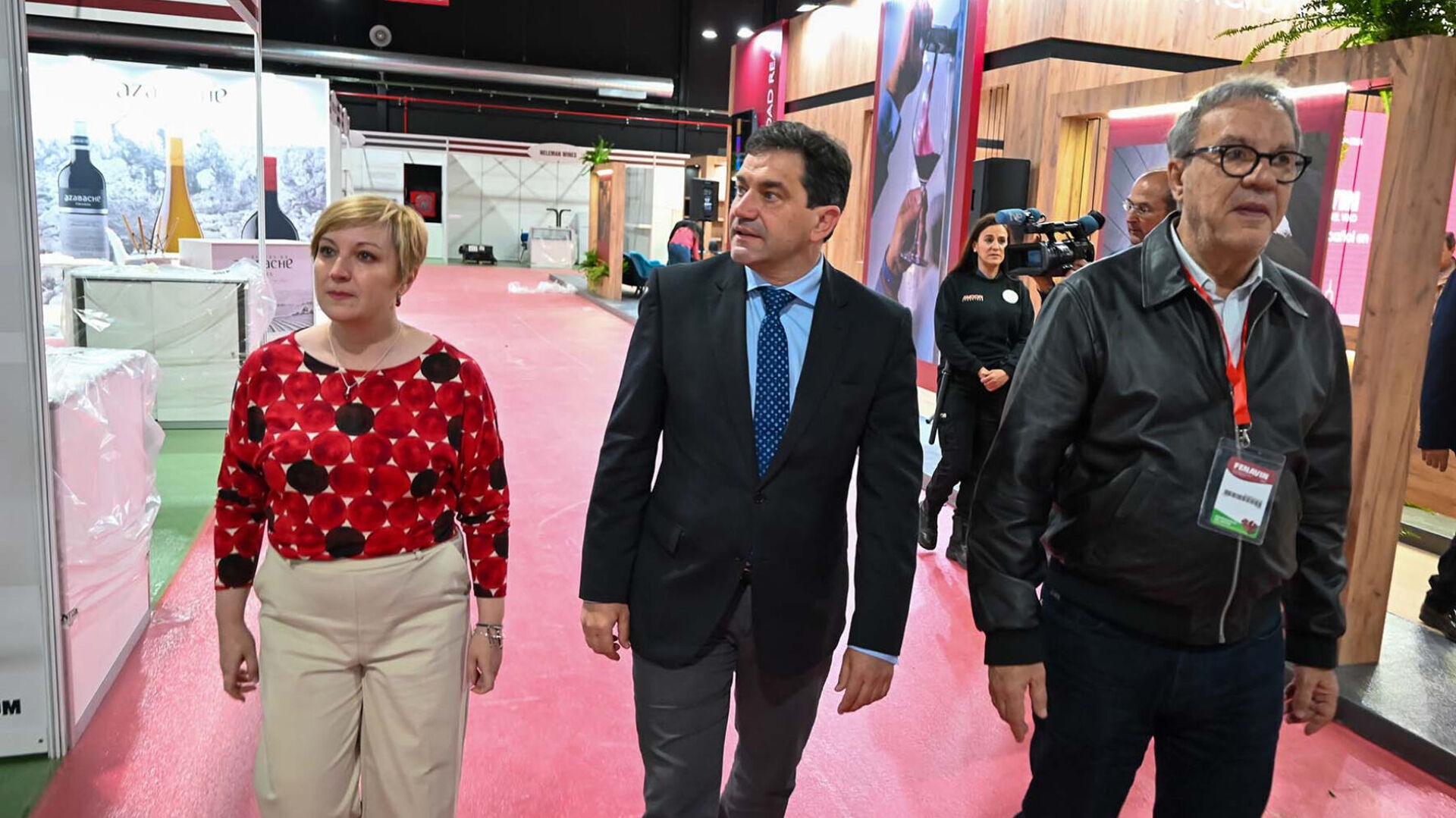 Sonia González, Miguel Ángel Valverde y Manuel Juliá han visitado los preparativos de FENAVIN 2025 que arranca este 6 de mayo en Ciudad Real.